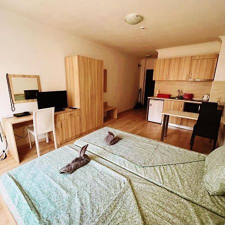 בורגאס Lovely Studio Apartment On The Beach מראה חיצוני תמונה