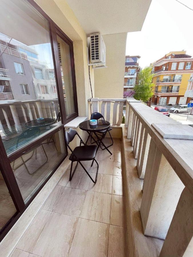 בורגאס Lovely Studio Apartment On The Beach מראה חיצוני תמונה