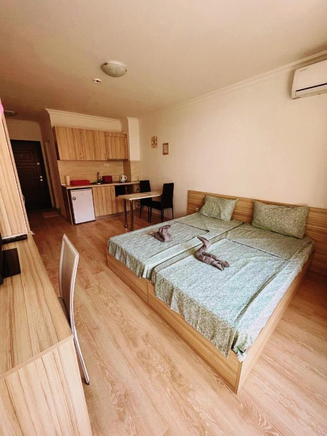 בורגאס Lovely Studio Apartment On The Beach מראה חיצוני תמונה