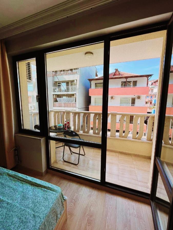 בורגאס Lovely Studio Apartment On The Beach מראה חיצוני תמונה